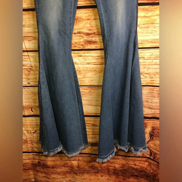 Extreme Flare Jeans - Picture 9 of 13